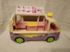 Shopkins Food Truck jármű 4 figurával – használt, jó állapotban, 25×14 cm (G3)
