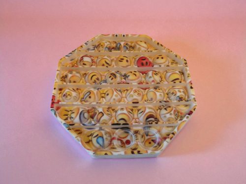 Emoji mintás nyolcszögletű pop it játék, 13 cm – használt, jó állapotban (G2) 