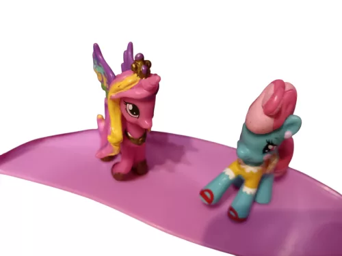 Hasbro My Little Pony – Rarity kinyitható divatszalon könyv-kastély  (23x16 cm) + 5 db exkluzív póni figura (4 cm) - újszerű (B7)
