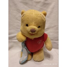 Használt Beszélő, zenélő, sétáló Micimackó (A3)