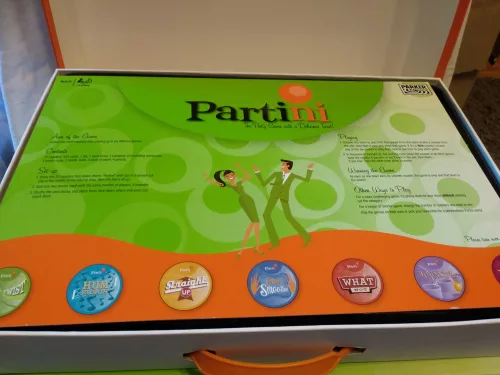 Partini társasjáték – angol nyelvű, újszerű (doboz sérült) (sz)