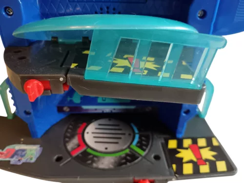 PJ Masks Pizsihősök Mission Control HQ háromszintes főhadiszállás 2 figurával, 36x32 cm – jó állapotú (D3)