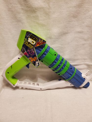 Ben 10 elemes játékfegyver hanghatással – használt állapotú (32 cm) (E3)