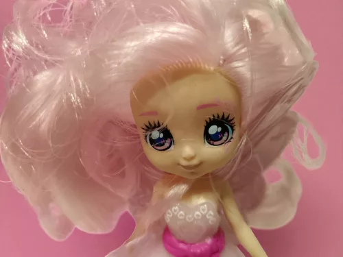 Pixie Flitzies tündér baba házikóban, 12 - 18 cm – használt, újszerű állapotban (C5)