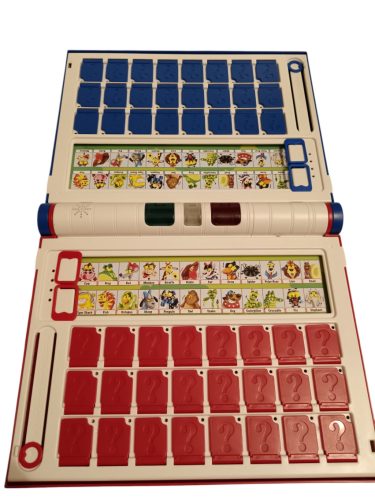 Ki vagyok én? angol, használt újszerű, dobozsérült (sz)