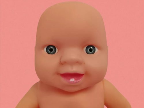 Játékbaba, 16 cm – használt, újszerű állapotban (B2)