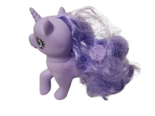 Használt jó állapotú lila unikornis lila sörénnyel (a6)