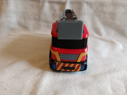 Tűzoltóautó kihúzható létrával – használt, jó állapotban (G4)