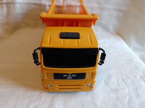 MAN billenős teherautó játék – használt, újszerű állapotban (G4)
