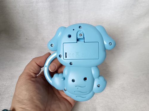 Zenélő kutyás csörgő – angol nyelvű, használt jó állapotú, 12 cm (G1)