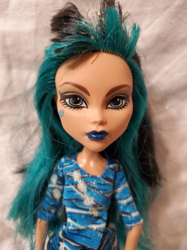 Monster High Jinafire Long baba – használt, újszerű állapotú (30 cm) (b6)