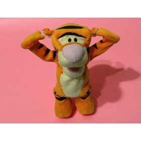   Micimackó és barátai – Cigánykerekező Tigris interaktív plüss, 30 cm – használt, jó állapotban (a3)