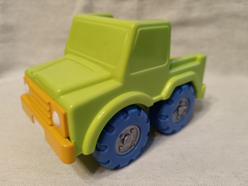 Műanyag terepjáró játékautó – használt, jó állapotban (G4)