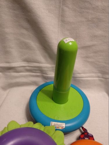 Lamaze zenélő toronyépítő (c2)