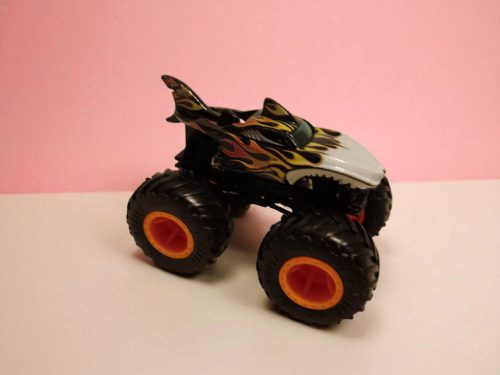 Hot Wheels Monster Trucks: Shark Wreak kisautó – 10 cm – használt, újszerű állapotban (G2) 