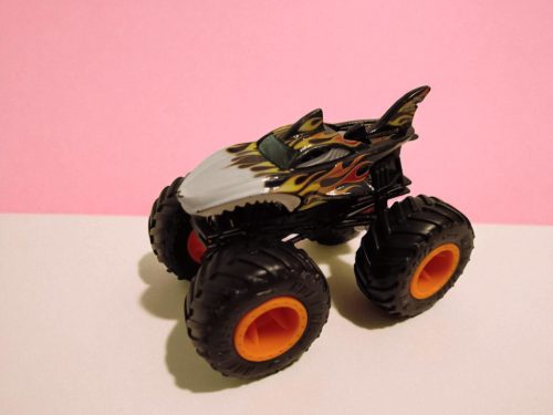 Hot Wheels Monster Trucks: Shark Wreak kisautó – 10 cm – használt, újszerű állapotban (G2) 