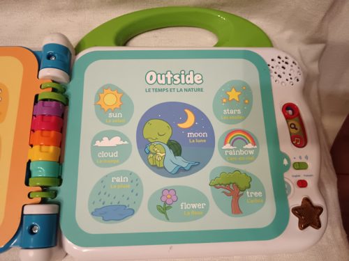 LeapFrog 100 Words Book interaktív tanulókönyv – 23×23 cm – használt, jó állapotban (C6)