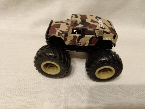 Hot Wheels terepjáró monster truck, 10 cm – használt, újszerű állapotban (C6)