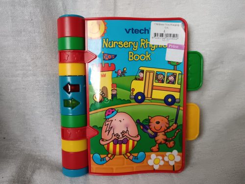 VTech zenélő tanuló könyv – angol nyelvű, firkált, használt állapotú, 17 cm (G1) 