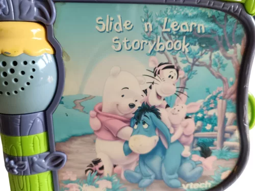 VTech Disney Micimackó Slide 'n Learn Storybook interaktív angol nyelvű mesekönyv, 21 cm – használtabb állapotú  (D6)