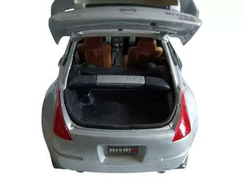 Maisto Nissan 350Z Nismo S-Tune fém modellautó – 1:18, 24 cm – sérült, jó állapotú (E2)
