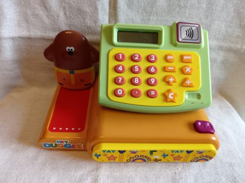 Hey Duggee pénztárgép játék – használt, jó állapotban (G4)