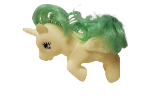 Használt jó állapotú fehér póni zöld sörénnyel (a6)