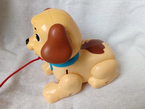 Húzható kutyus játék – használt, kopott állapotú, 15 cm  (G1)