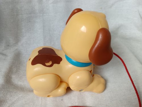 Húzható kutyus játék – használt, kopott állapotú, 15 cm  (G1)