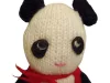 Kötött panda piros ruhában, 18 cm – használt, jó állapotú (H6) 