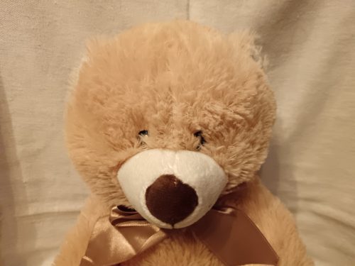 Gondoskodó játékbaba 38 cm + krémszínű alvótárs maci 30 cm – használt, baba jó / maci újszerű állapotban (C5/da)