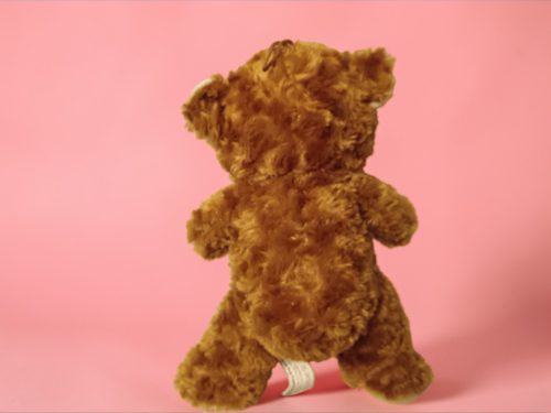 Barna plüss mackó piros masnival, 28 cm – újszerű (A7)