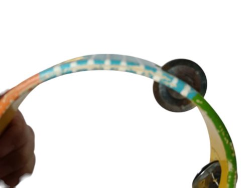 Színes fa csörgő 18 cm – használt állapotú  (G2)