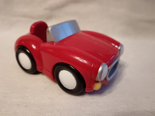 Piros kabrió kisautó – használt, újszerű állapotban, 10 cm (G4)