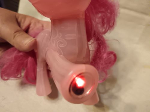 Világító lábú pónifigura használt, újszerű állapotban – 17 cm (G3)