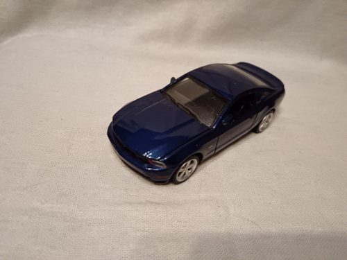 Kék Ford Mustang kisautó, 15 cm – használt, jó állapotban (C6)