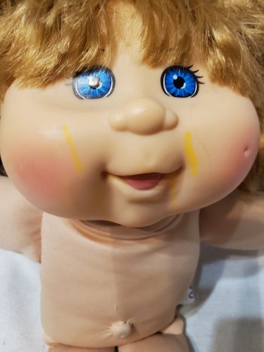 Cabbage Patch Kids Káposztaföldi puhatestű baba – használt állapotú (35 cm) (E3)