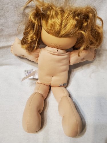 Cabbage Patch Kids Káposztaföldi puhatestű baba – használt állapotú (35 cm) (E3)