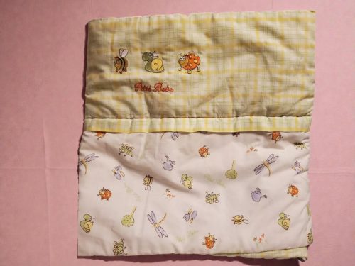 Nyugodt esték alvócsomag – használt, újszerű állapotú válogatás, ágyrácsvédő, szundikendő, babajáték, zenélő alvójáték (A4)