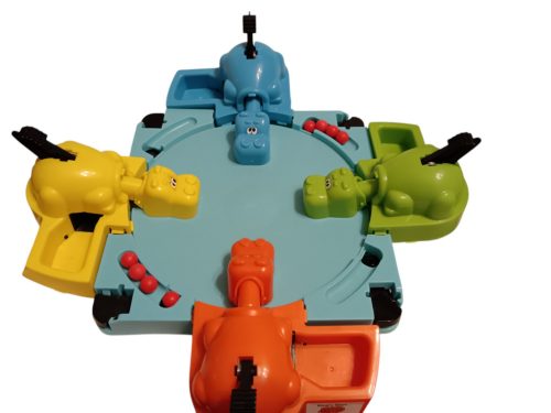 Használt dobozsérült, újszerű állapotú hiányos Hasbro Éhes vizilovak ügyességi társasjáték (sz)