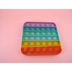   Szivárvány színű négyzet alakú pop it játék, 12 cm – használt, jó állapotban (G2) 