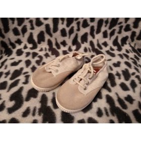 Használt 21-es cipő (c2)