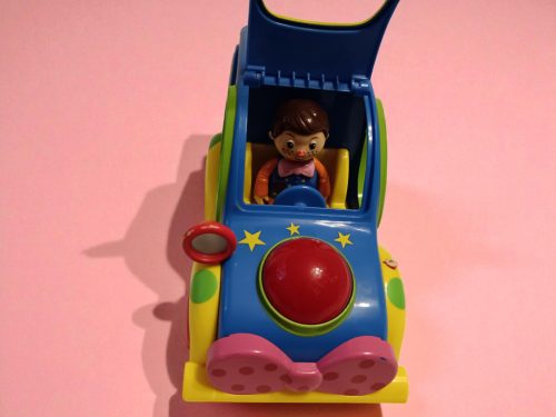 Mr Tumble angol nyelvű zenélő autó – használt, hiányos állapotban (G2) 