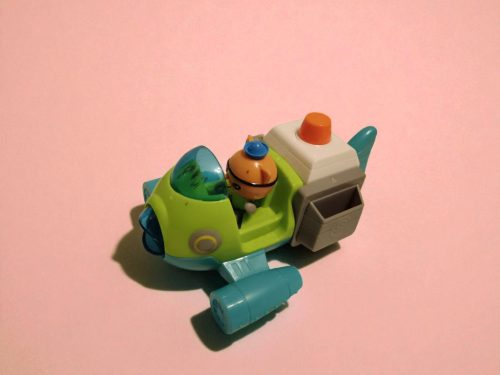 Fisher-Price Octonauts űrhajó Kwazil figurával – használt, jó állapotban (20 cm + 7 cm figura) (G2) 