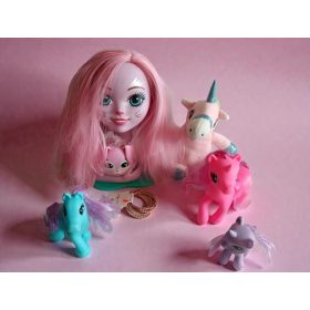   Fésülhető babafej pónikkal és unikornissal – használt, jó állapotban játékcsomag (6db-os szett)