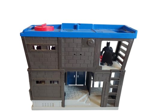 Batman Gotham City börtön játékszett figurával – használt jó állapotú (30×27 cm) (D3)