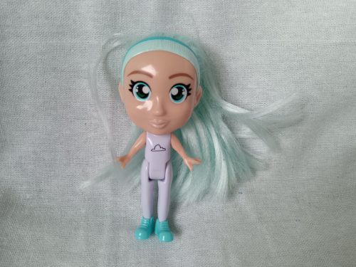Rainbow High Mini stílusú baba – használt újszerű, 13 cm  (G1)