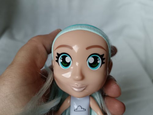 Rainbow High Mini stílusú baba – használt újszerű, 13 cm  (G1)