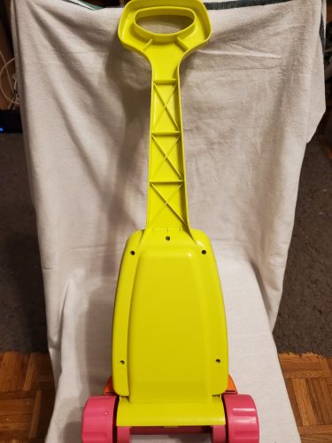 Child World játék porszívó tolókarral – használt, karcos állapotú (60 cm) (c2)