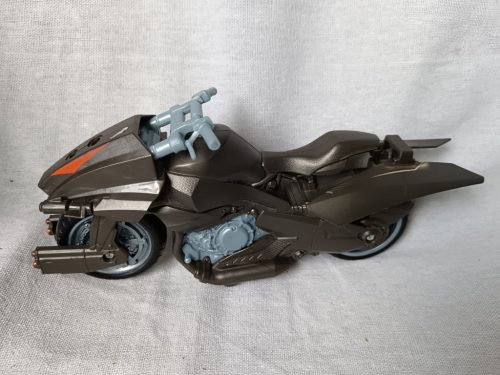 Műanyag játék motor napszítta állapotban – használt, 23 cm (G1)